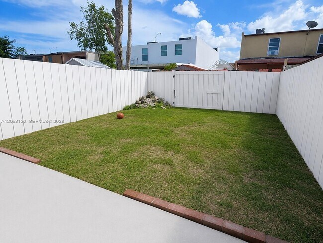 Photo - 932 W 80th Pl