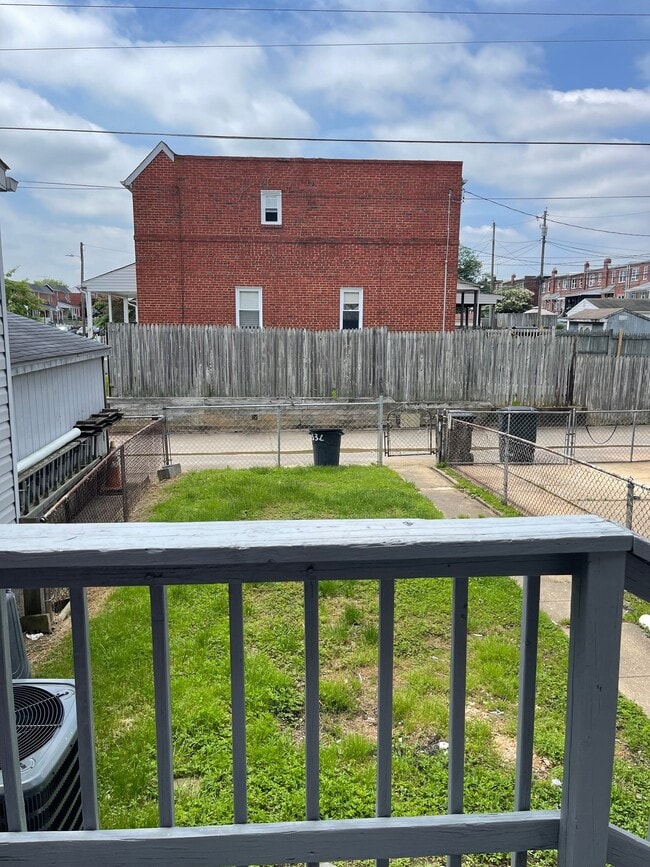 Photo - 332 Endsleigh Ave