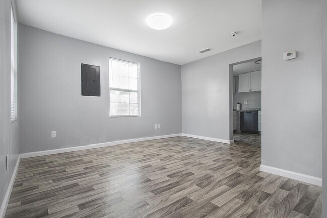 Photo - 517 Maine Ave