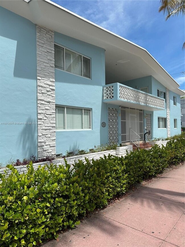 Photo - 401 Collins Ave Unit 11