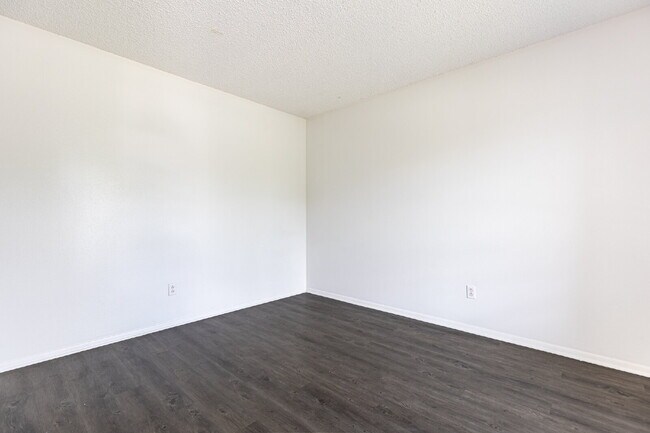 Photo - 4910 Tennyson Dr