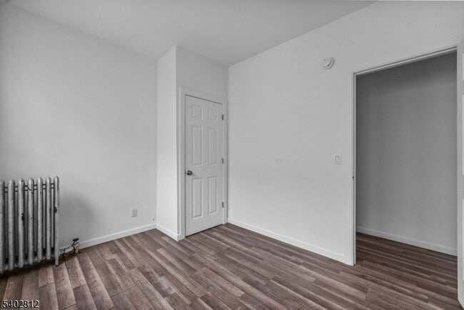 Photo - 268 Leslie St