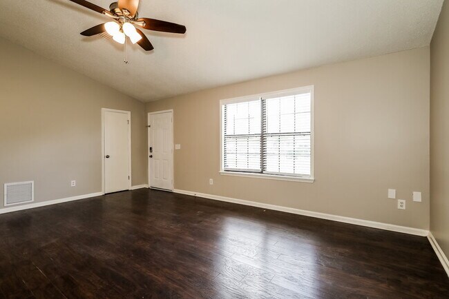 2212 Albury Ct