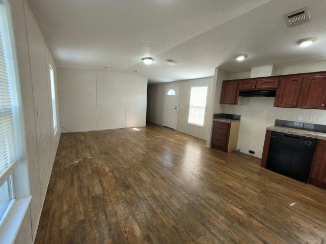 Photo - 150 W Seaflower St