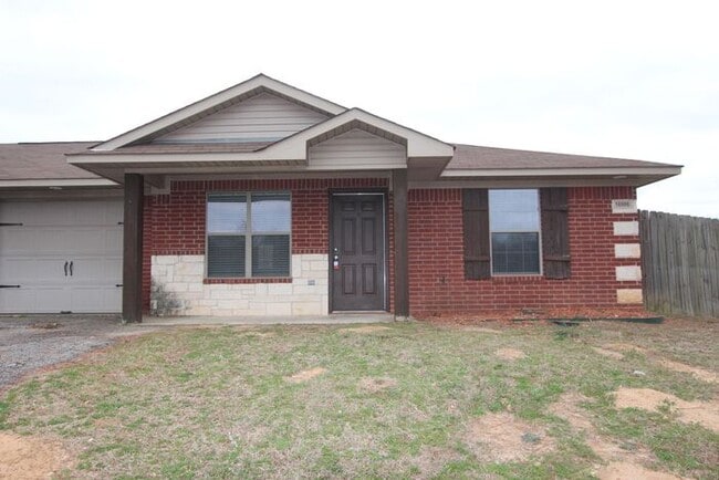 Building Photo - 2 Bedroom Duplex for Rent in Lindale! Tour Today!