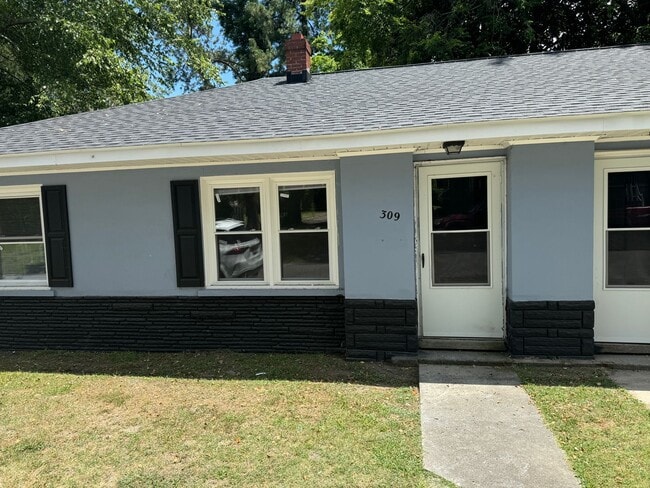 Building Photo - EBattle305-307-309 Unit 309 Rental