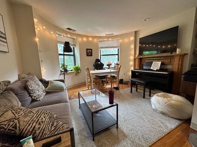 Photo - 95 Gainsborough St