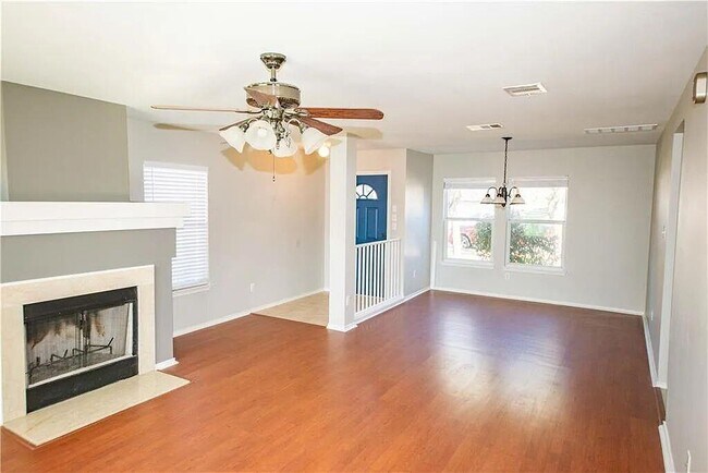 Photo - 2208 Bluebonnet Dr