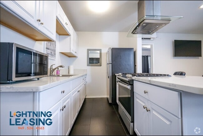Building Photo - 241 3rd Ave Unit 2D Rental
