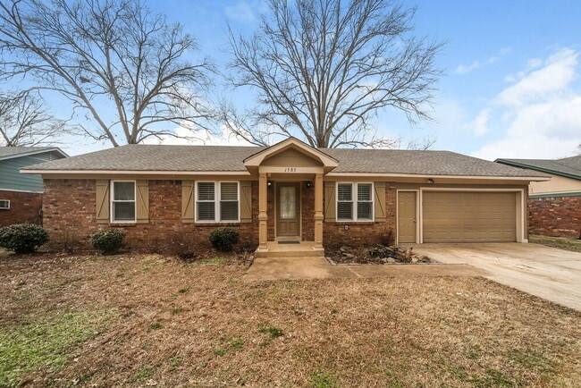 Photo - 1585 Pepperwood St