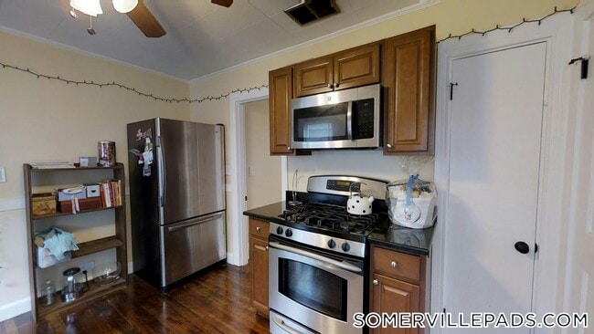 Photo - 21 Chandler St Unit 2