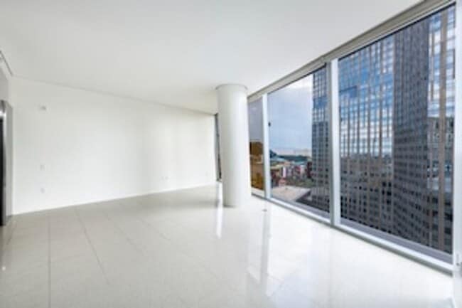 Photo - FANTASTIC 1 Bedroom at Veer Towers.