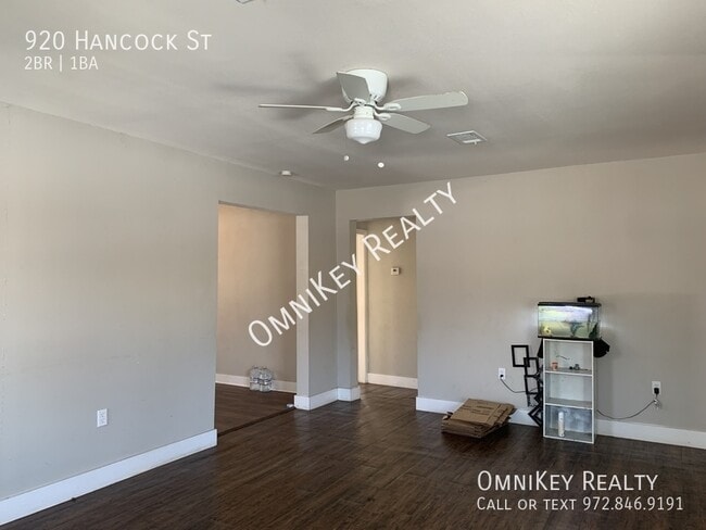 Photo - 920 Hancock St