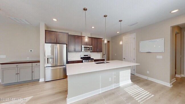 Photo - 333 Cedar Elm Wy