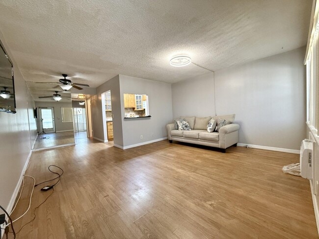 Photo - 141 Northampton G