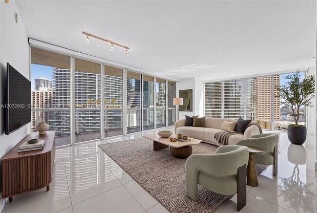 Photo - 465 Brickell Ave Unidad 1602