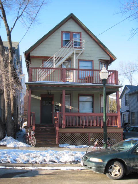 Large 5 bedroom on 2 floors with free laundry and off street parking - 446 W Doty St Apartments Unit 1