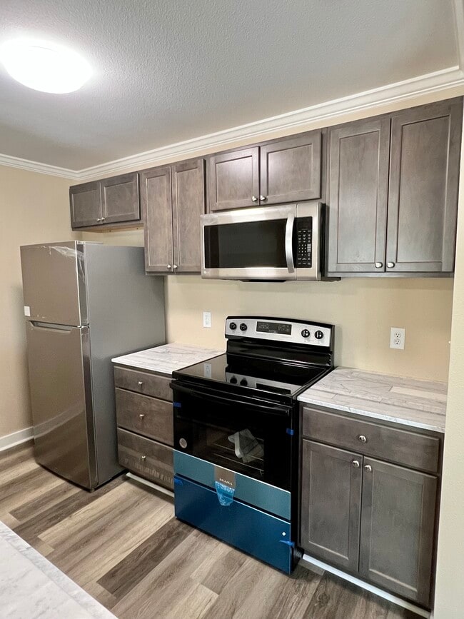 Photo - 2011 E Devine St