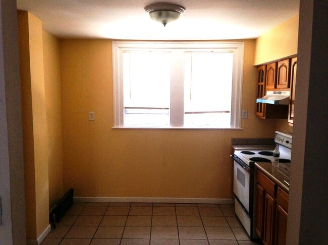 Kitchen 2 - 4032 Maywood street