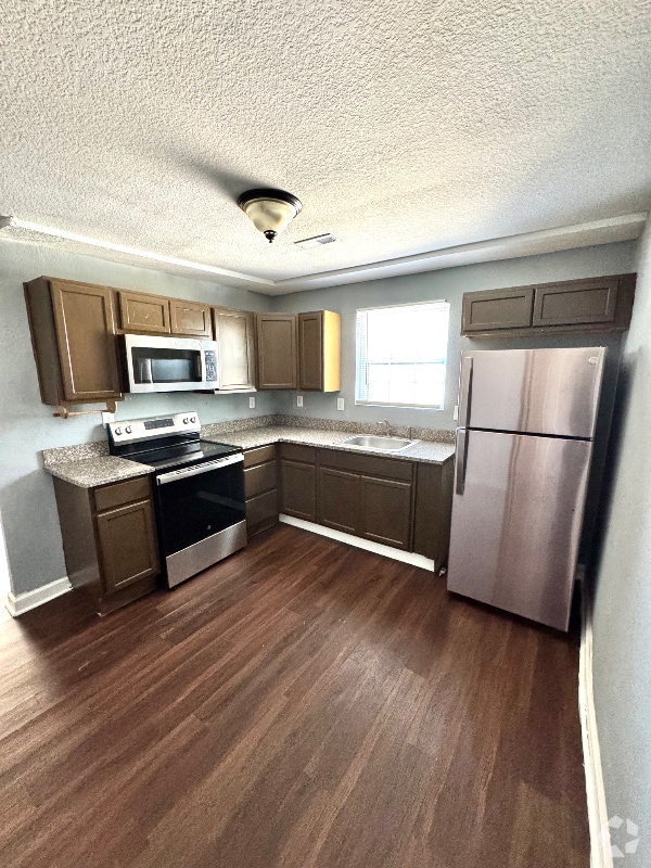 Building Photo - 770 Fremont St Rental