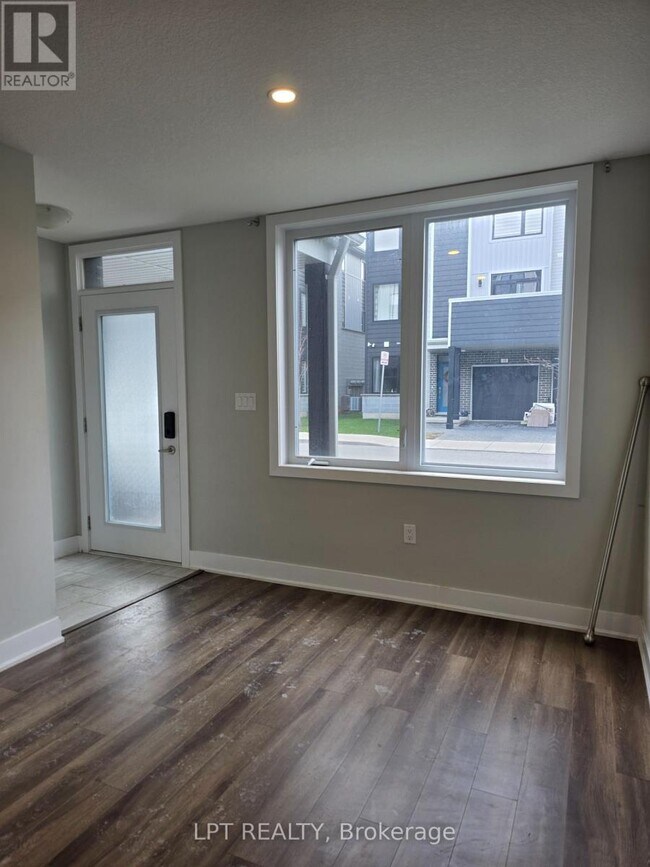 Photo - 177 Edgevalley Rd