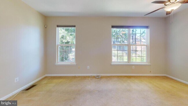 Photo - 169 Danbury St SW