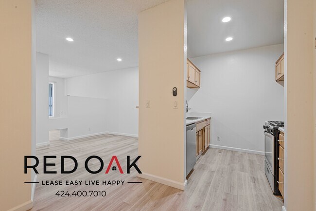 Photo - Recently Redone Junior/One Bedroom with Ai... Unit 108