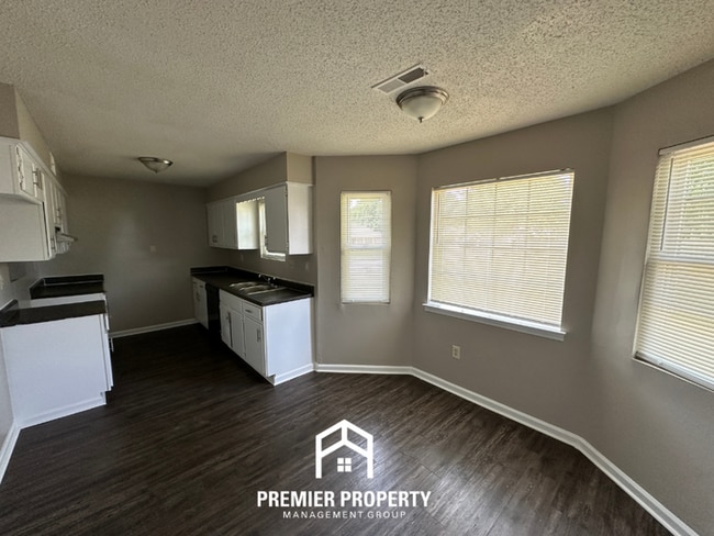 Photo - Quiet 3BR/2BA Cove in 38141 | Vaulted Ceilings, Fireplace & 2-Car Garage