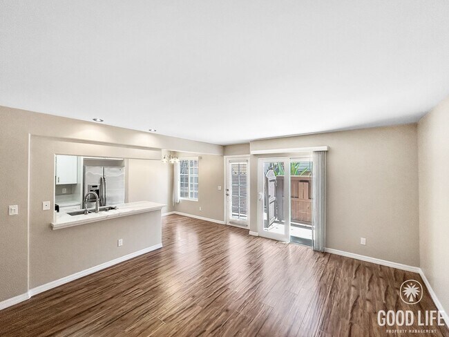 Photo - Beautiful 2B/2BA Townhouse w/ Washer/Dryer... Unit 159