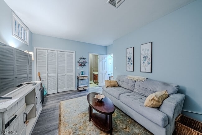 Photo - 6 Magnolia Ln