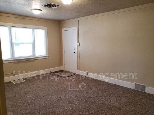 Photo - 970 W Center St