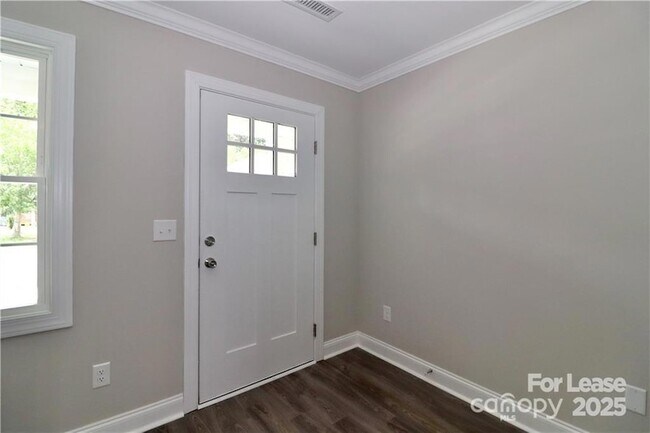 Photo - 3973 Newhall Dr NW