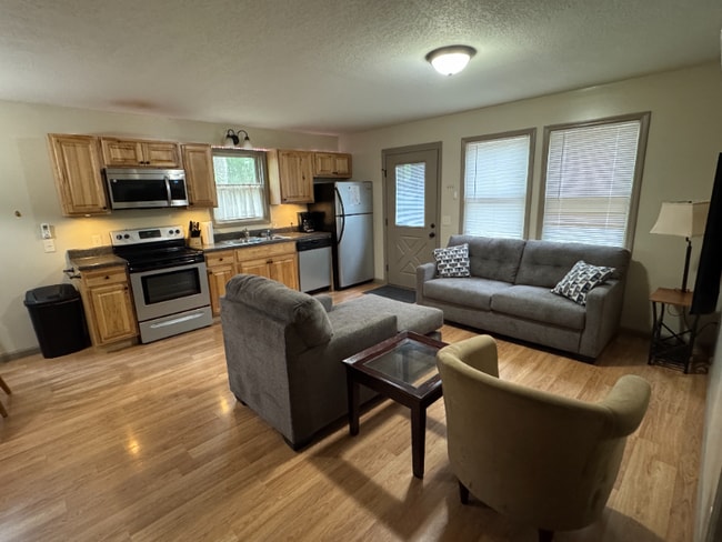 Photo - 123 Voncannon Dr