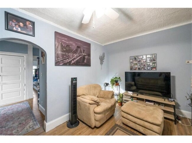 Photo - 1056 3rd St E Unidad 1
