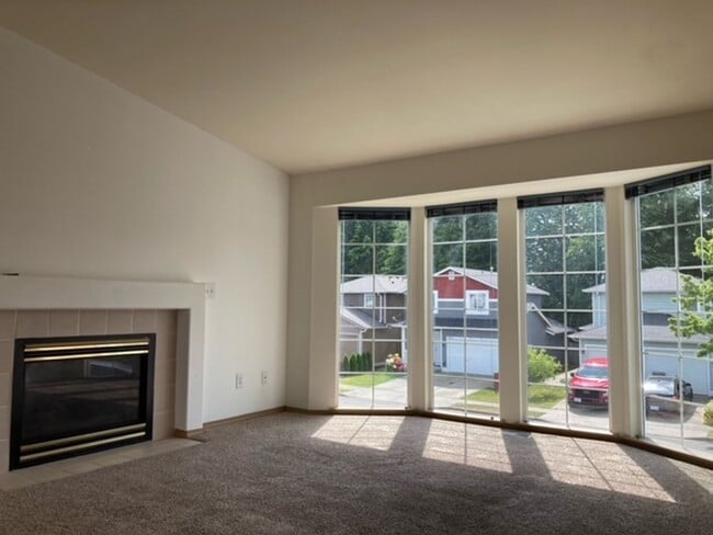 Photo - Spacious Split-Level Living in the Heart of Marysville – 4 Bedrooms + Bonus Room!