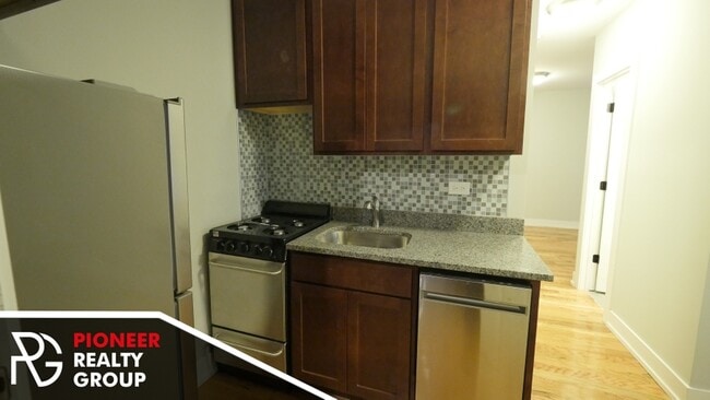 2907 N Mildred Ave Unit 3