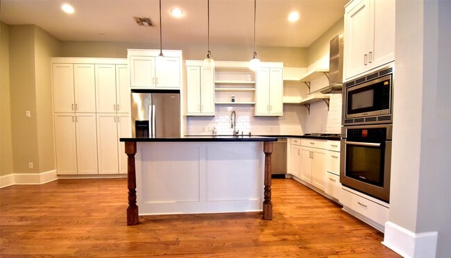 Photo - 1538 W 23rd St