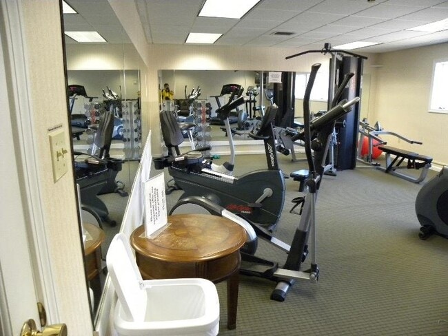 Fitness center - 120 Fisherville Rd Unit 39