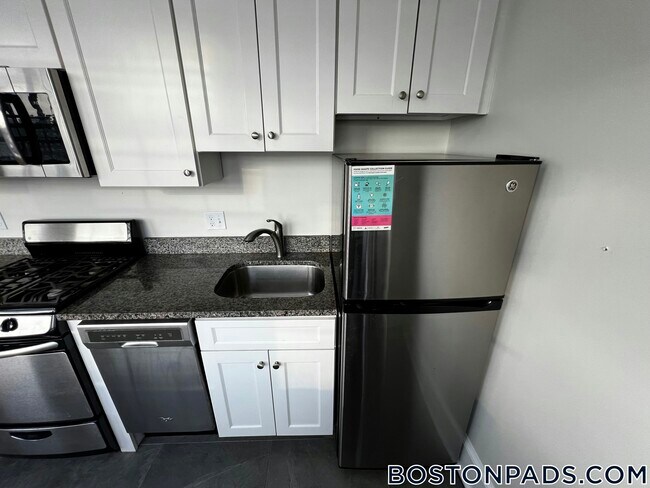 Photo - 62 W Cedar St Unit 4