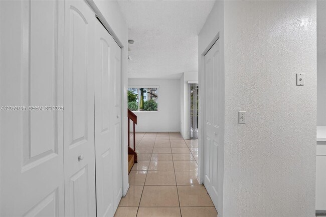 Photo - 6225 SW Kendale Lakes Cir Unit 253