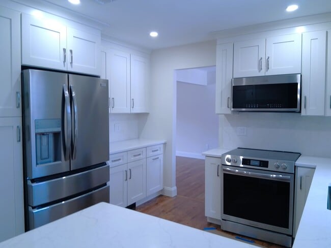 Photo - 34 Old East Neck Rd