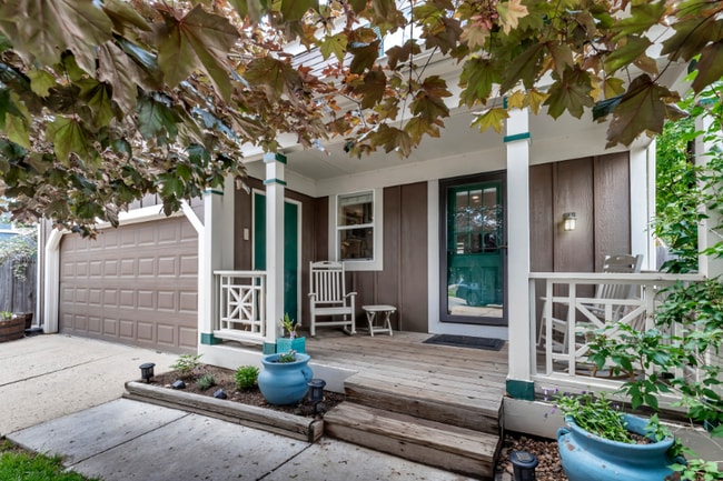 Photo - 573 Entrada Dr