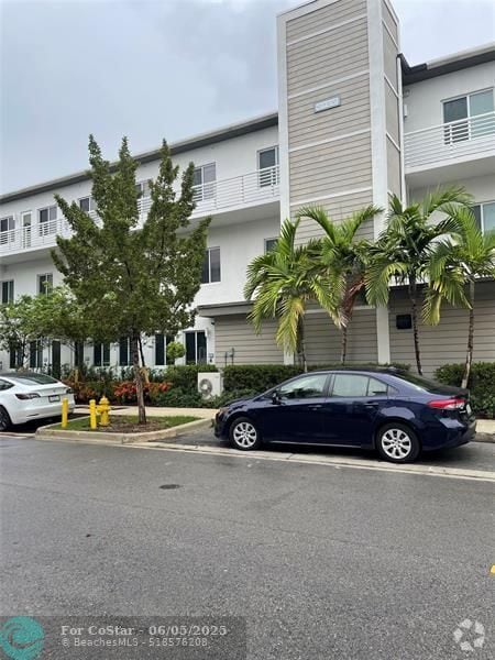 Building Photo - 6420 NW 102nd Path Unit 104 Rental