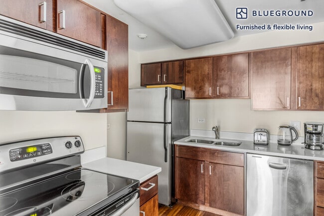 Photo - 200 E Chestnut St Unidad FL9-ID621