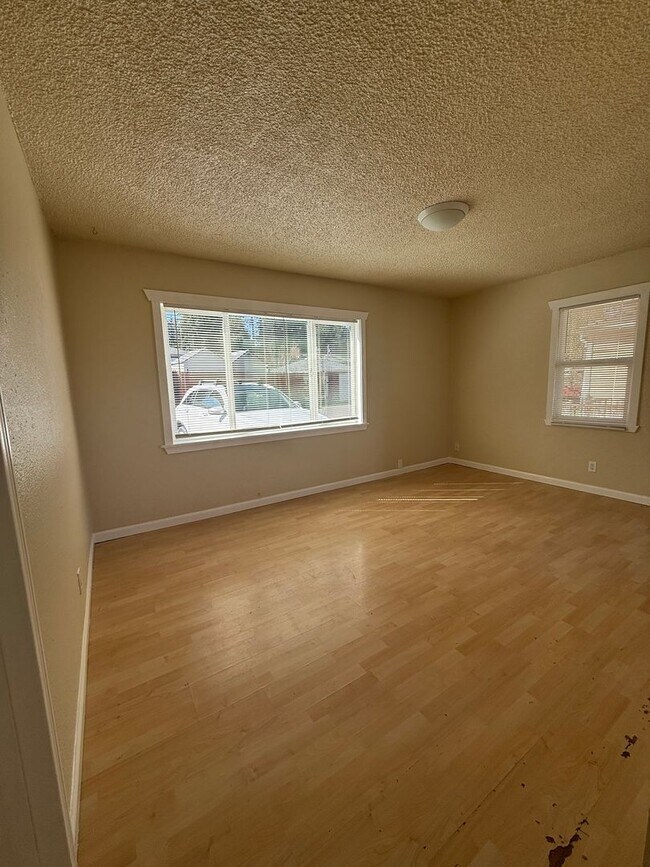 Photo - 913 52nd St SE Unit B