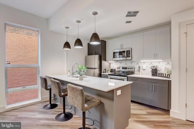 Photo - 3029 W Glenwood Ave Unit 412