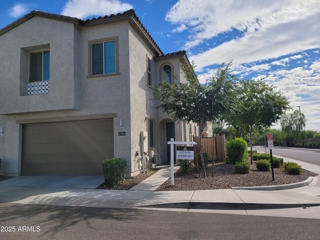 Building Photo - 2754 S Apache Dr Rental