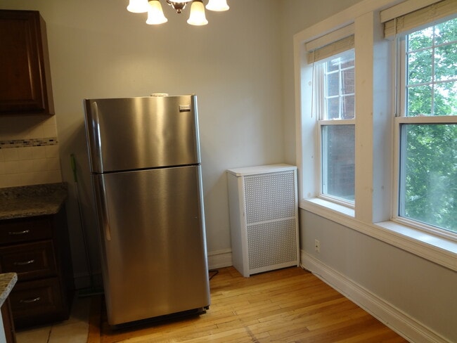 Photo - 5463 S Ingleside Ave Unit 3W