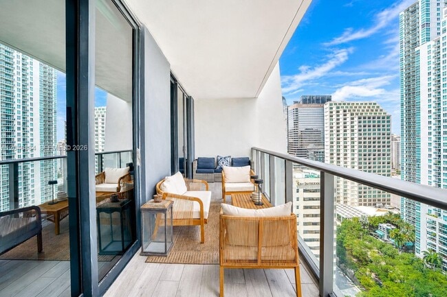 Building Photo - 1010 Brickell Ave Unit 2402