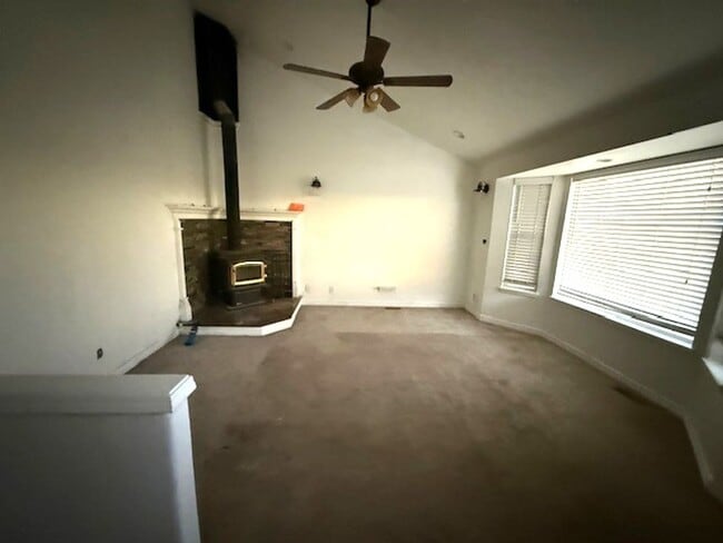 Photo - 4 bedroom home in Spring Creek with garage
